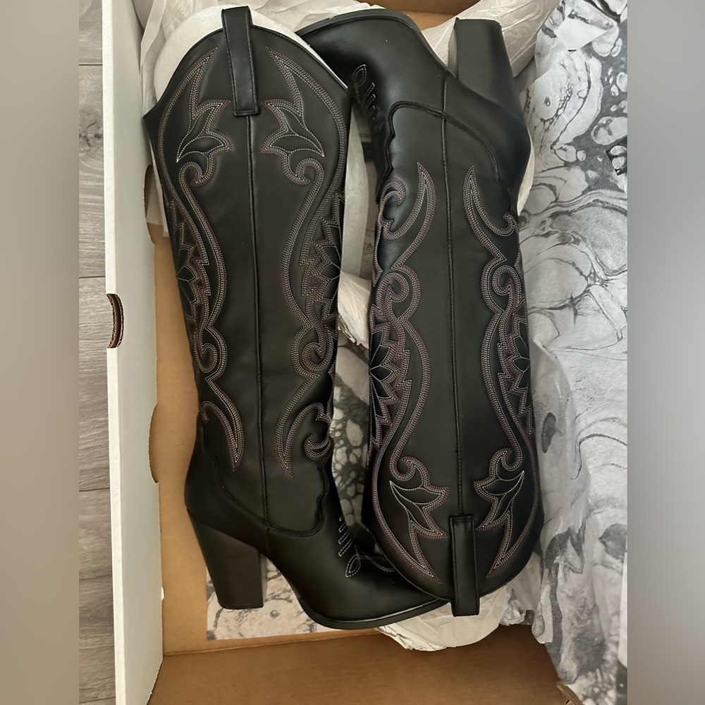 STEVE MADDEN BLACK COWGIRL BOOTS